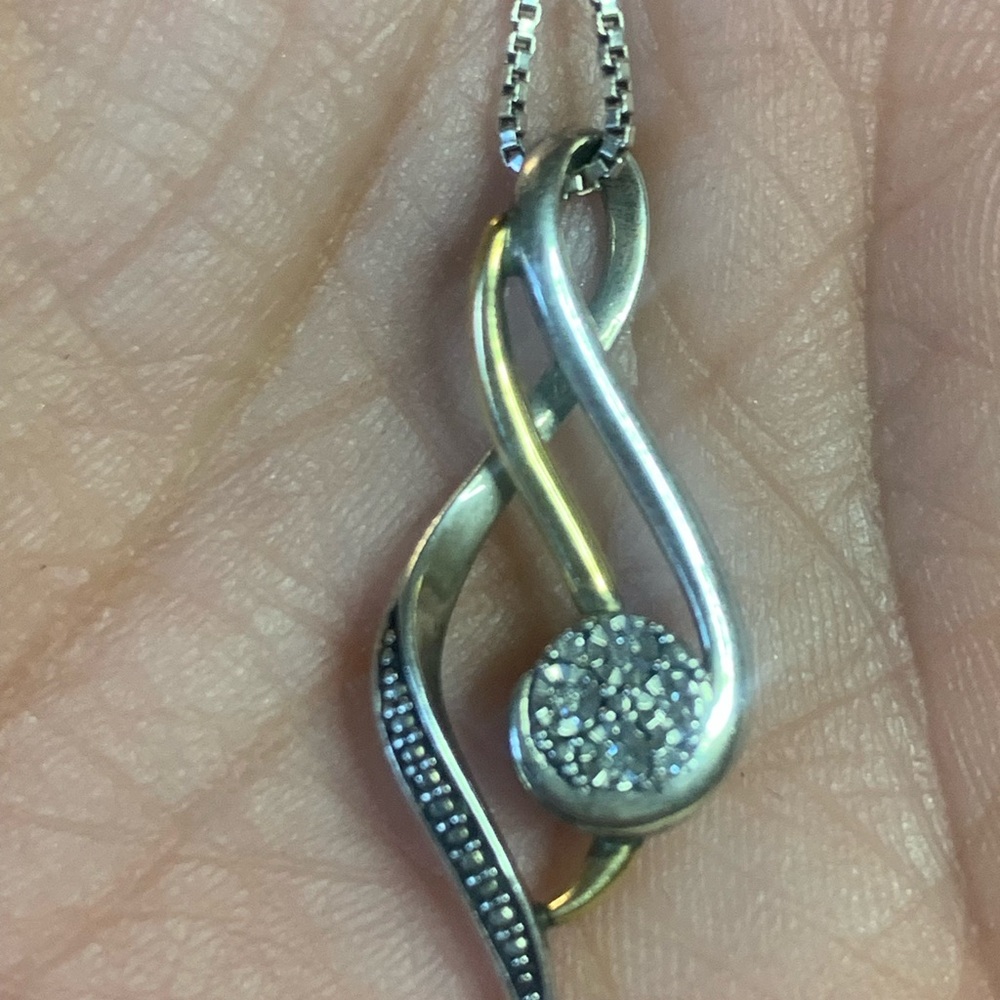 Elegant Two-Tone Pendant Necklace